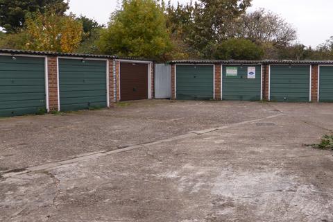 Garage to rent, Elsinore Avenue, Staines-upon-Thames TW19