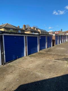 Garage to rent, Frobisher Crescent, Staines-upon-Thames TW19