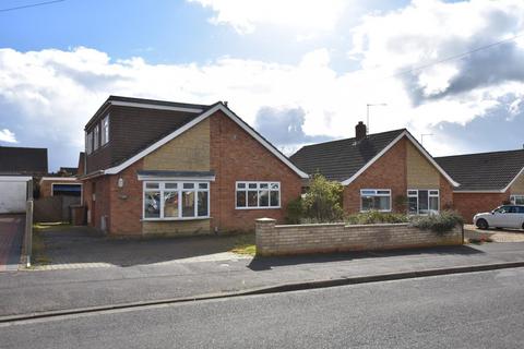 4 bedroom bungalow to rent, Ullswater avenue, Gunthorpe, Peterborough, PE4