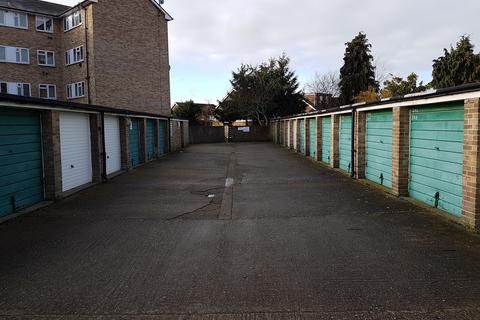 Garage to rent, Clare Road, Staines-upon-Thames TW19