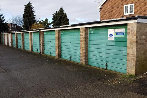 Garage to rent, Clare Road, Staines-upon-Thames TW19