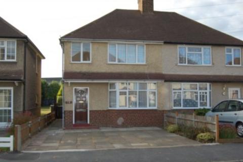 3 bedroom semi-detached house to rent, ADDLESTONE