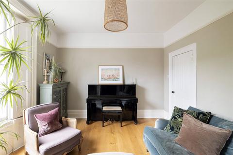 6b Brookfield Road, London, E9 5AH