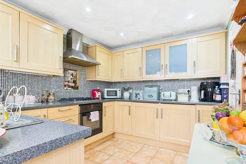 4 bedroom end of terrace house for sale, Brownsea Close, New Milton, Hampshire, BH25