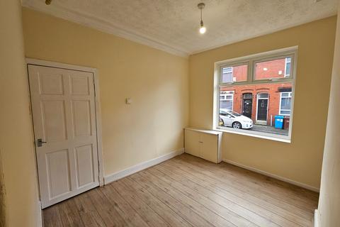 2 bedroom semi-detached house to rent, Hertford Road, Manchester