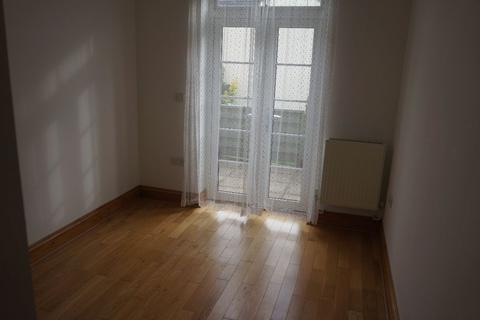 2 bedroom flat to rent, Kings Road, Kingston upon Thames