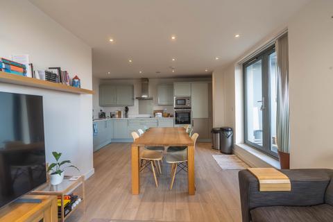 3 bedroom apartment to rent, 41 Friern Barnet Road, London N11