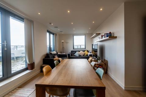 3 bedroom apartment to rent, 41 Friern Barnet Road, London N11