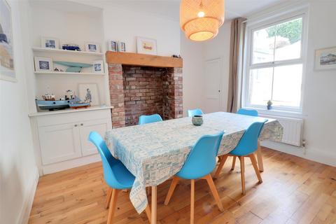 17 Beach Road, Ilfracombe, EX34 9QZ