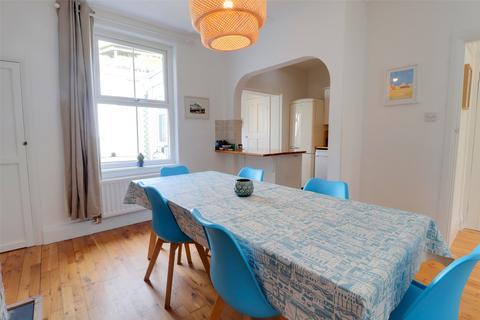 17 Beach Road, Ilfracombe, EX34 9QZ