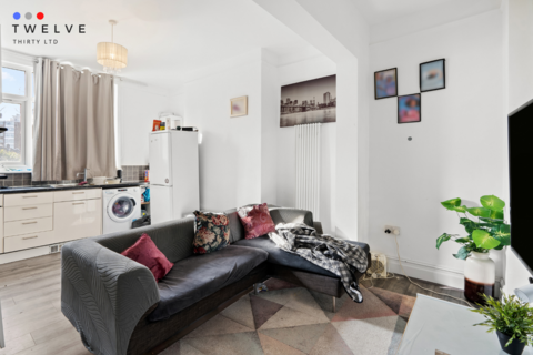 1 bedroom flat for sale, First Floor Flat, Nicholson Road, Addiscombe, CR0