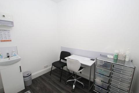 Office to rent, a High Street, Herne Bay