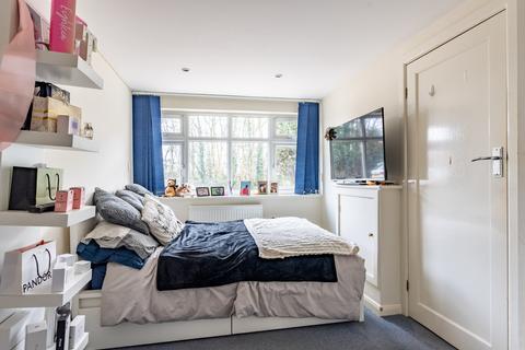 82 Chaul End Road, Caddington, Luton, LU1 4AS