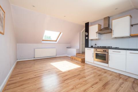 2 bedroom apartment to rent, Western Road, Surrey SM1