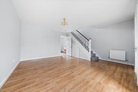 3 bedroom semi-detached house to rent, Chelmsford Close, Sutton SM2