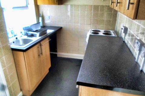 1 bedroom terraced house to rent, Hendre Street, Caernarfon