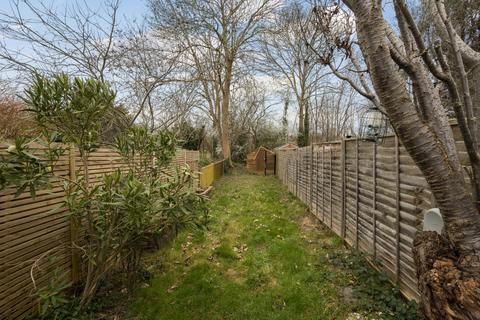 34 Aboyne Drive, London, SW20 0AL