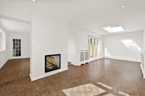 40 Wilton Crescent, London, SW19 3QS