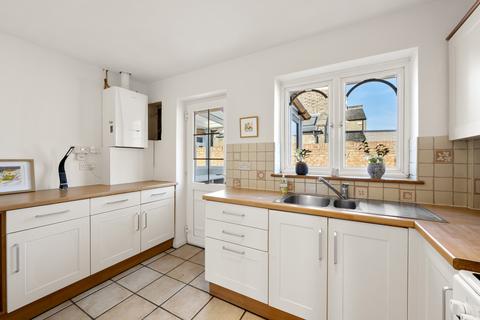 40 Wilton Crescent, London, SW19 3QS