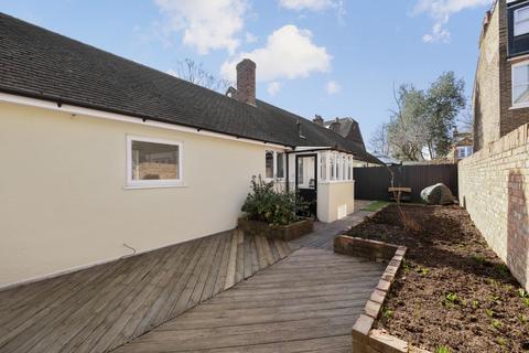 40 Wilton Crescent, London, SW19 3QS