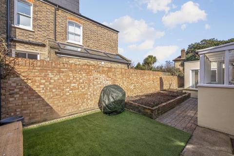 40 Wilton Crescent, London, SW19 3QS