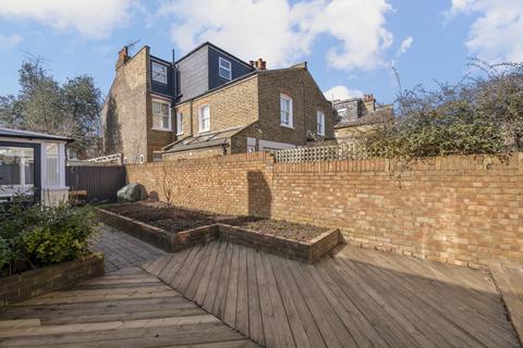 40 Wilton Crescent, London, SW19 3QS
