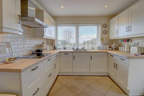 3 bedroom bungalow for sale, Wellington Avenue, Buckinghamshire HP27