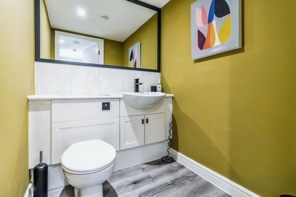 Cloakroom/Wc