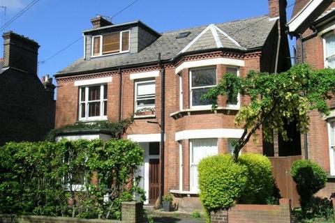 1 bedroom flat to rent, Upper Lattimore Rd, St Albans, Herts