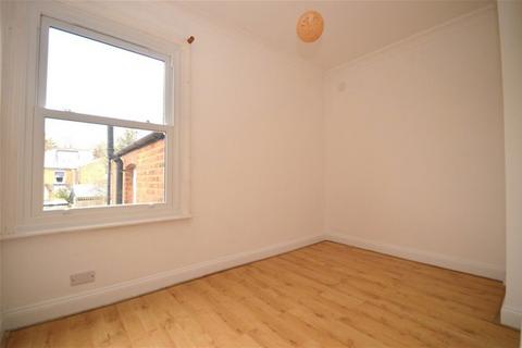 1 bedroom flat to rent, Upper Lattimore Rd, St Albans, Herts