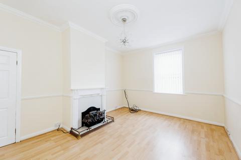 3 bedroom flat to rent, Main Street, Ryton NE40