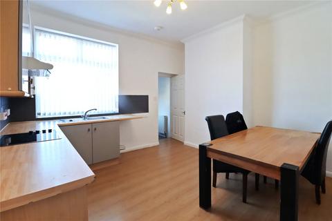 3 bedroom flat to rent, Main Street, Ryton NE40