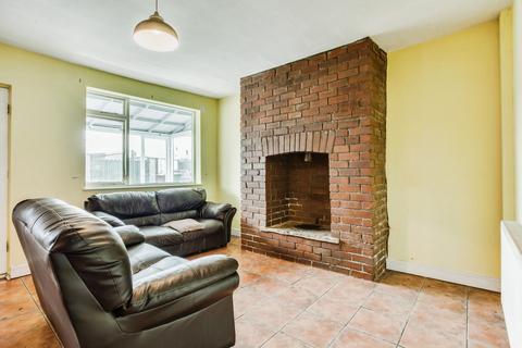 2 bedroom end of terrace house for sale, Newmarket Lane, Leeds LS26