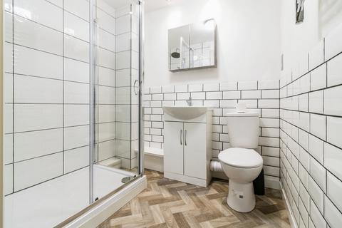 2 bedroom apartment for sale, Elmira Way, Salford M5