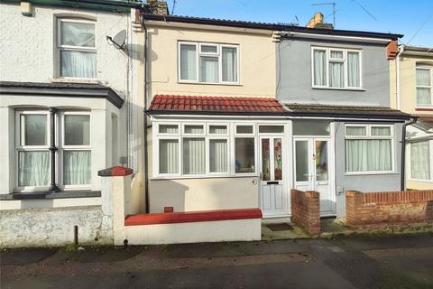 1 bedroom terraced house to rent, Albany Road, Kent ME7