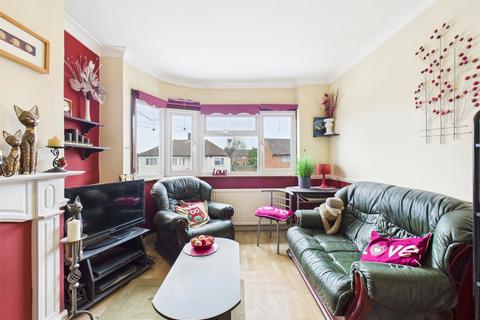 2 bedroom flat for sale, Erith Crescent, Romford RM5