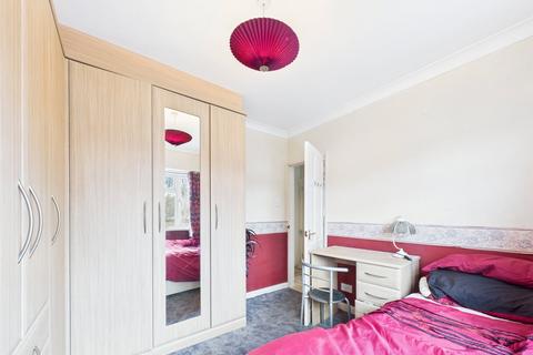 26a Erith Crescent, Romford, RM5 3JP