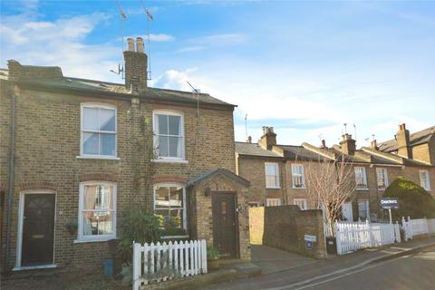 2 bedroom end of terrace house to rent, Grosvenor Road, Twickenham TW1