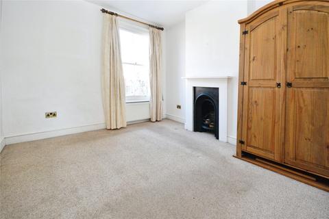 2 bedroom end of terrace house to rent, Grosvenor Road, Twickenham TW1