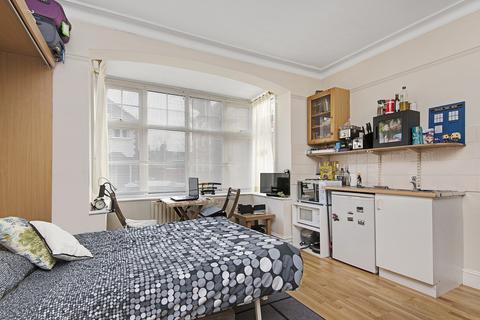 1 bedroom flat to rent, Compton Road, SW19