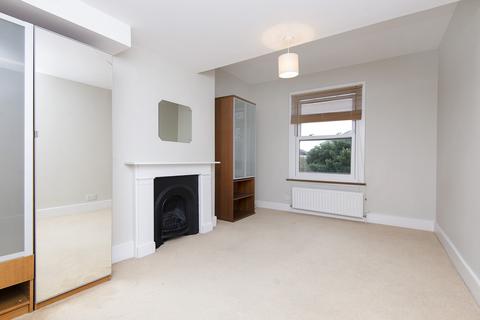 2 bedroom maisonette to rent, Kingston Road, SW20