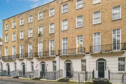 3 bedroom flat to rent, London, WC1H