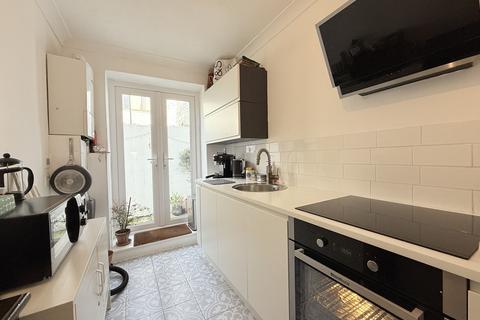 1 bedroom flat for sale, MEDINA VILLAS HOVE