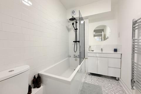1 bedroom flat for sale, MEDINA VILLAS HOVE