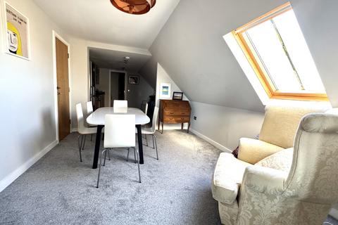 2 bedroom apartment to rent, Trinity Square, Margate