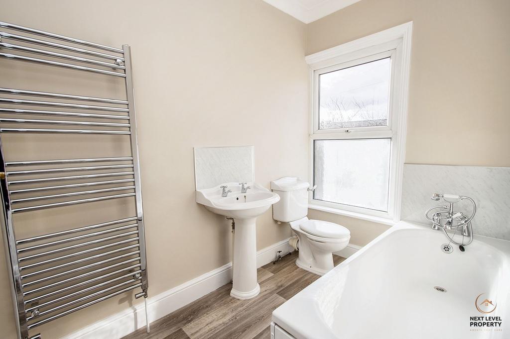 En-Suite Bathroom