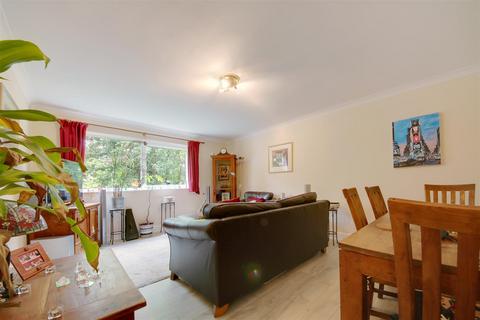 1 bedroom flat to rent, Brook Court, Radlett WD7