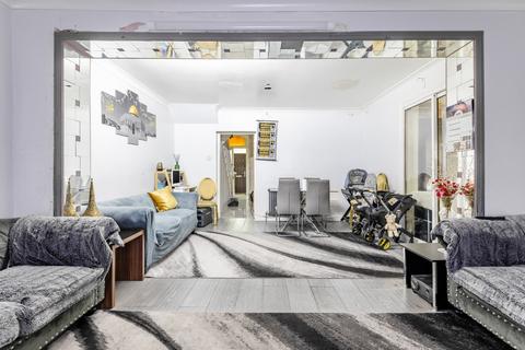 4 bedroom terraced house for sale, Norwich Road, London,  E7