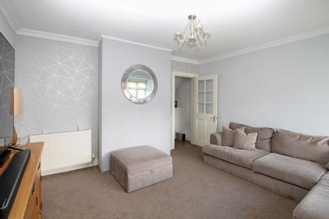 2 Brian Close, Hornchurch, RM12 4SL