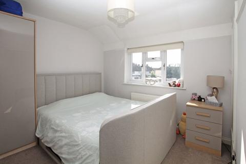 2 Brian Close, Hornchurch, RM12 4SL